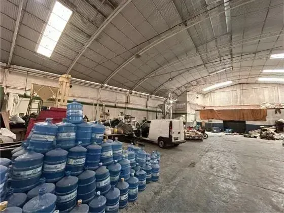 Galpão com 1.100m2 - mais fotos