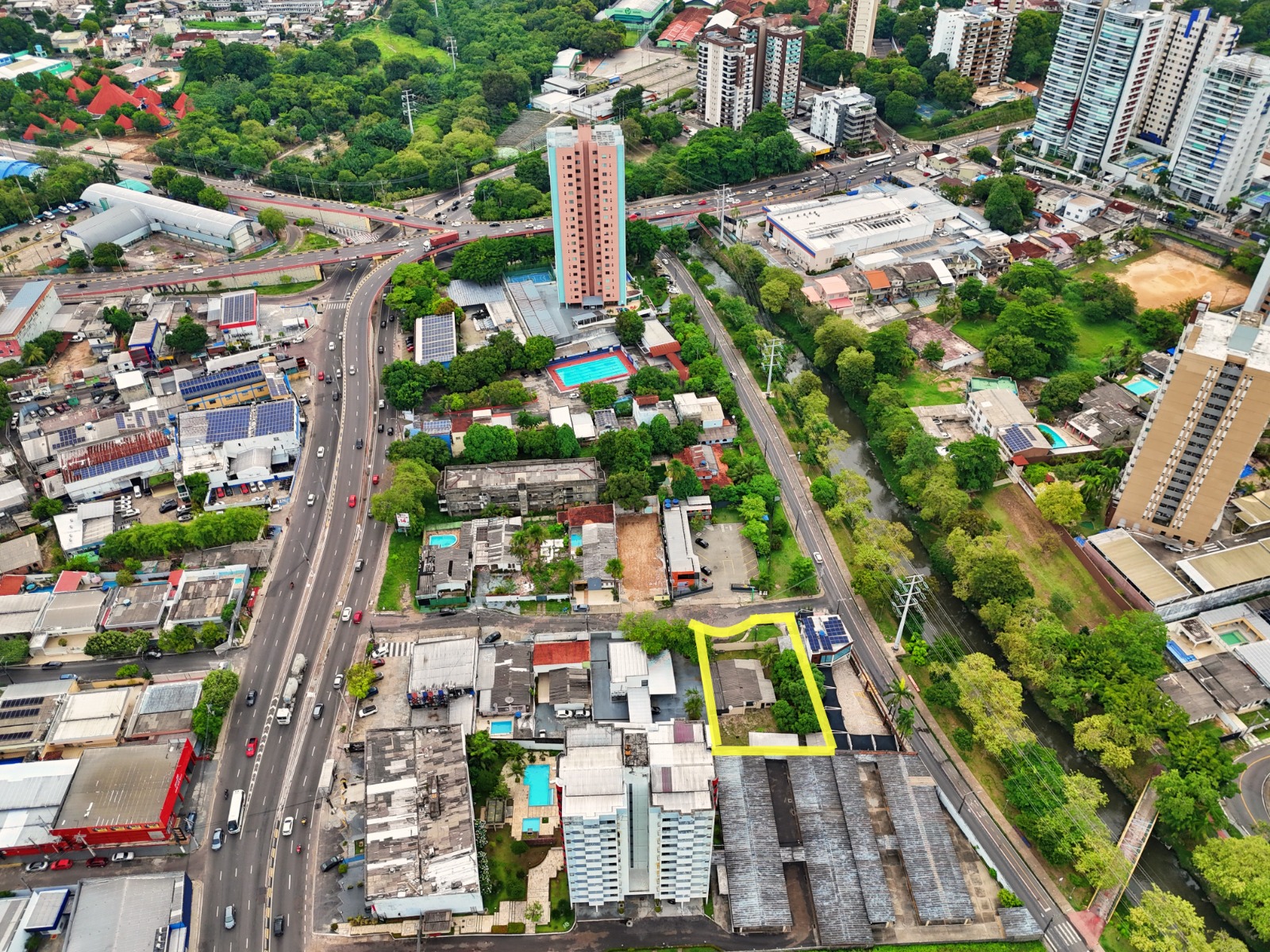 Terreno com 953m2 ao lado da Av. Ephigênio Sales - mais fotos