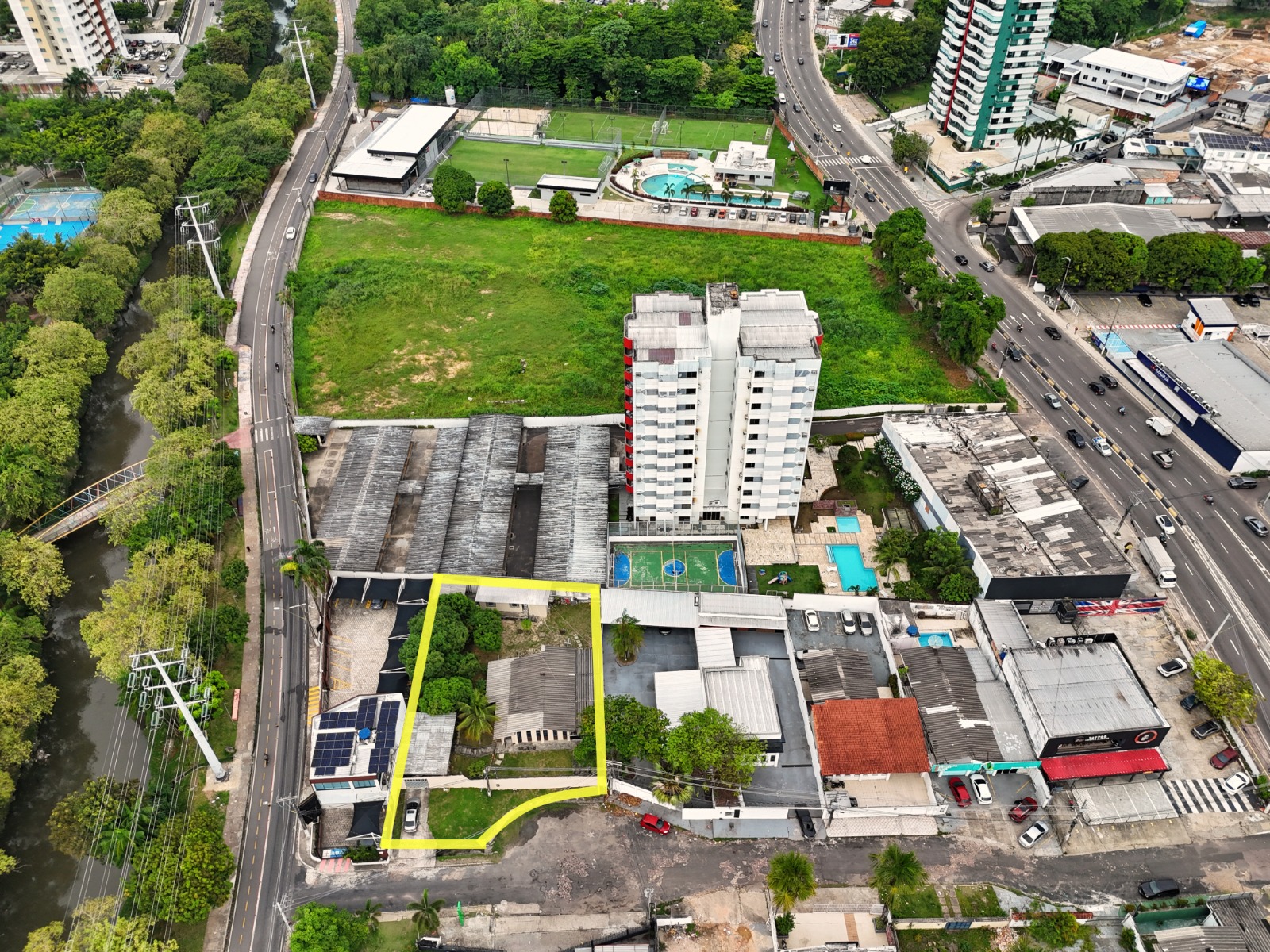 Terreno com 953m2 ao lado da Av. Ephigênio Sales - 4