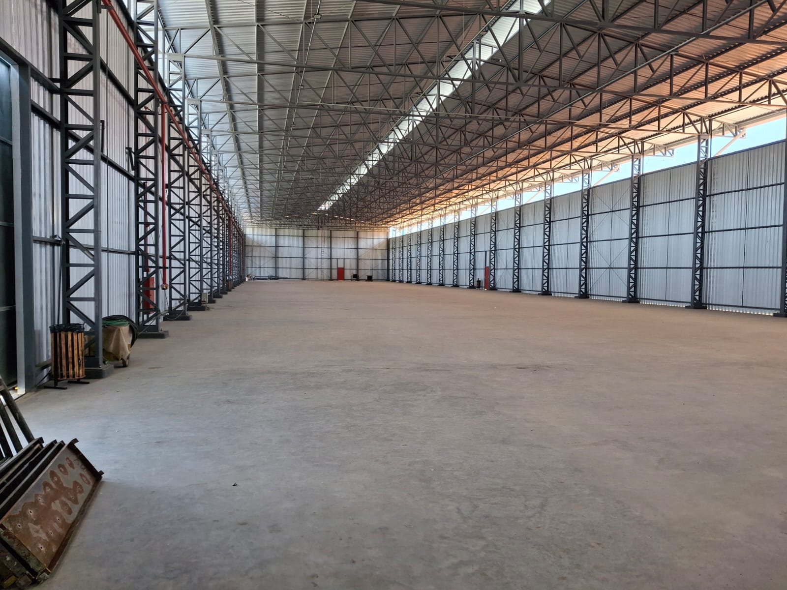 Galpão com 2.230m2 no Distrito Industrial - 3