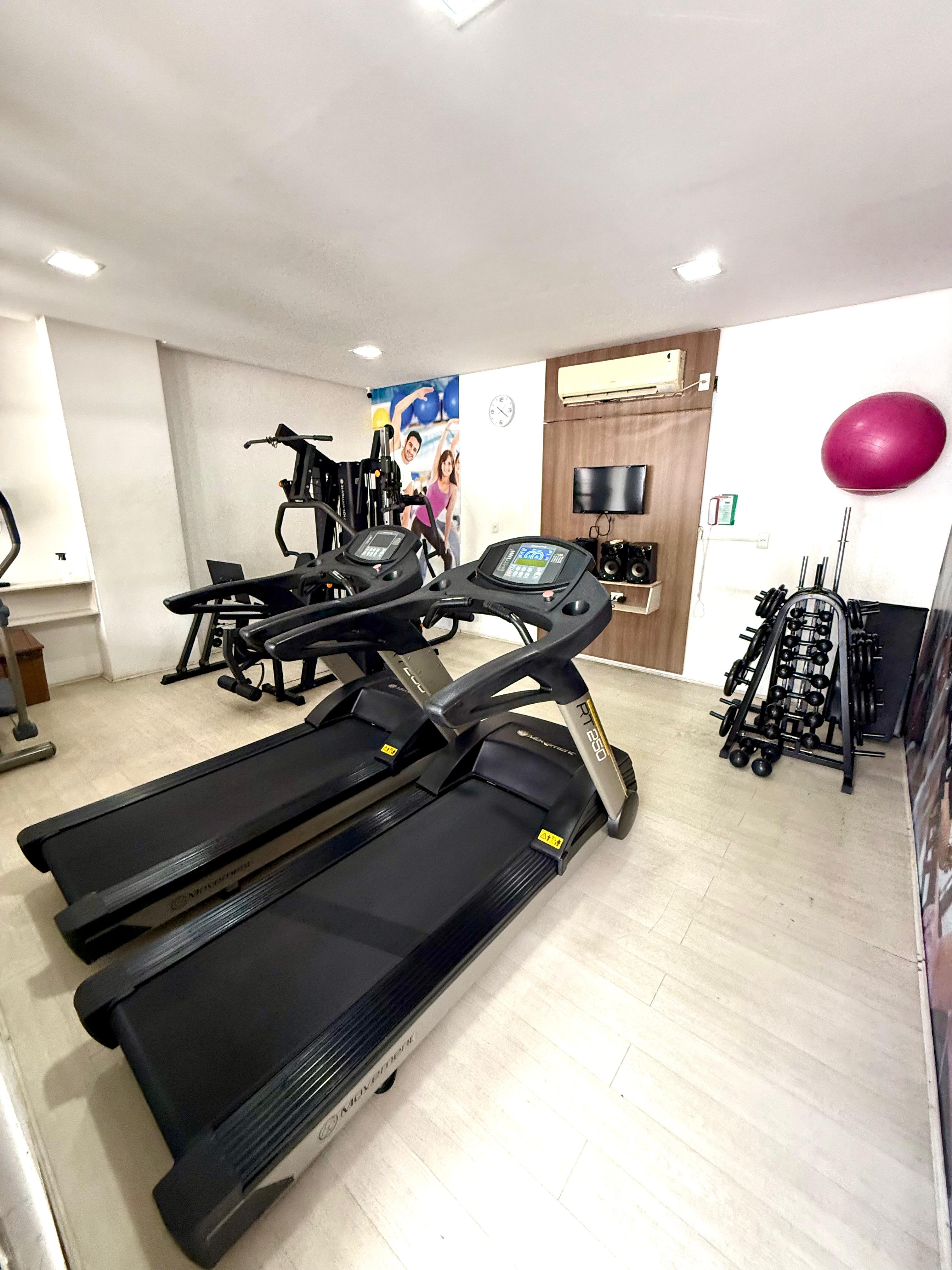 Apartamento com 1 suíte e 2 semi-suítes no cond. Jardim Itália
