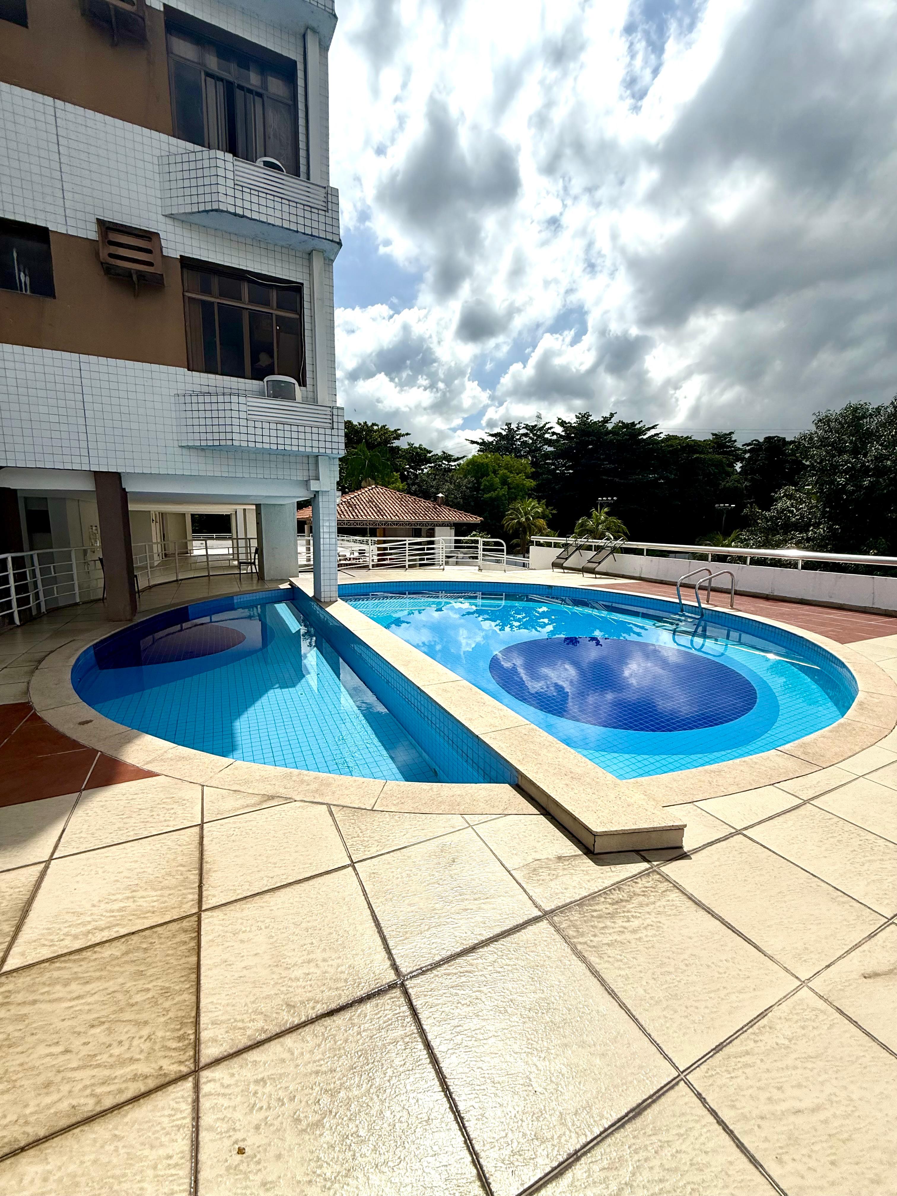 Apartamento com 1 suíte e 2 semi-suítes no cond. Jardim Itália
