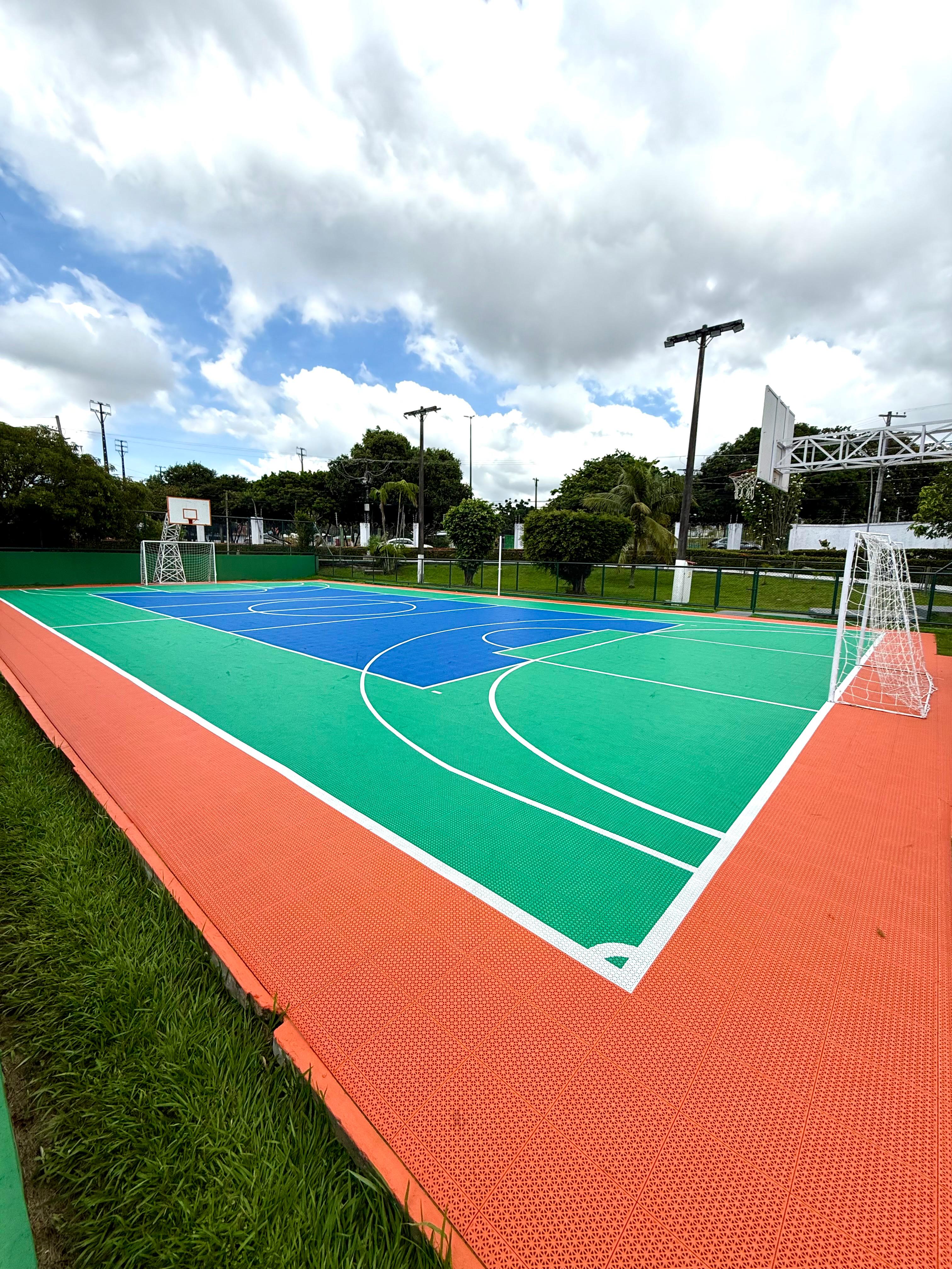 Apartamento com 1 suíte e 2 semi-suítes no cond. Jardim Itália - mais fotos