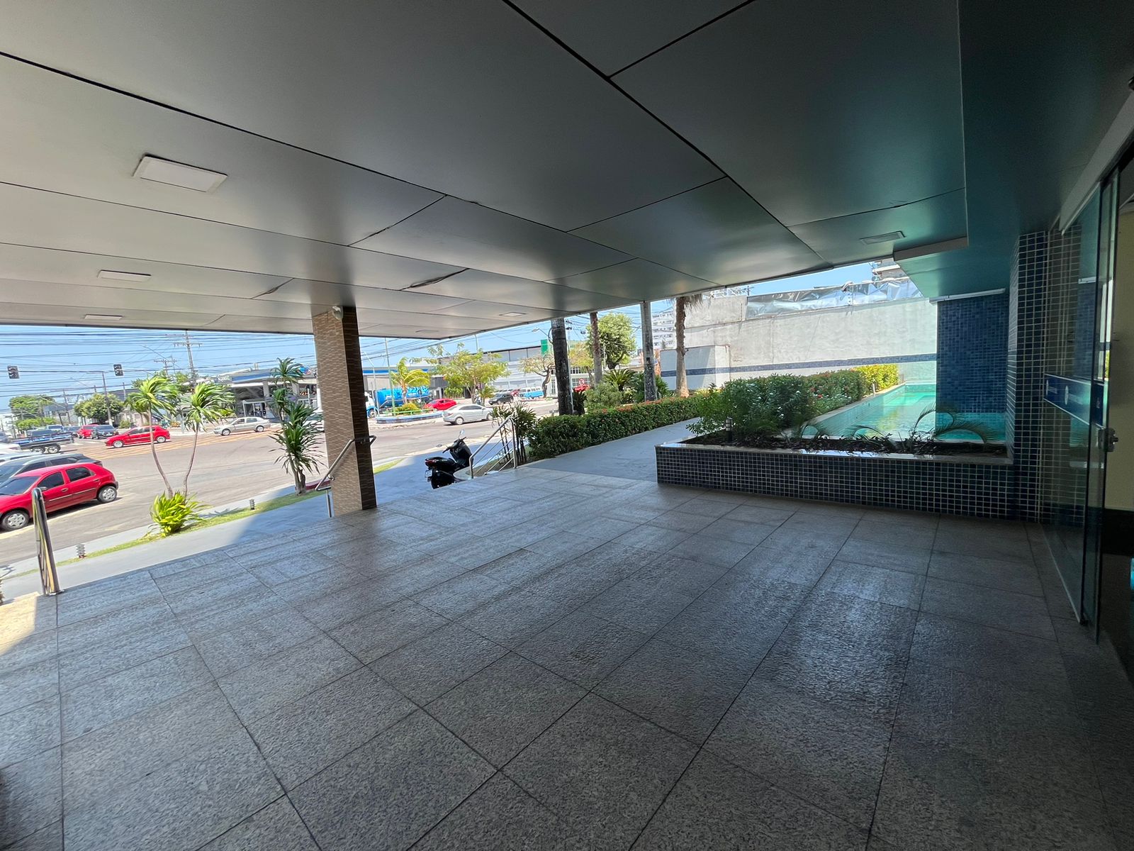 Sala Comercial com 116m² com divisórias no Edifício Corporate Trade - mais fotos