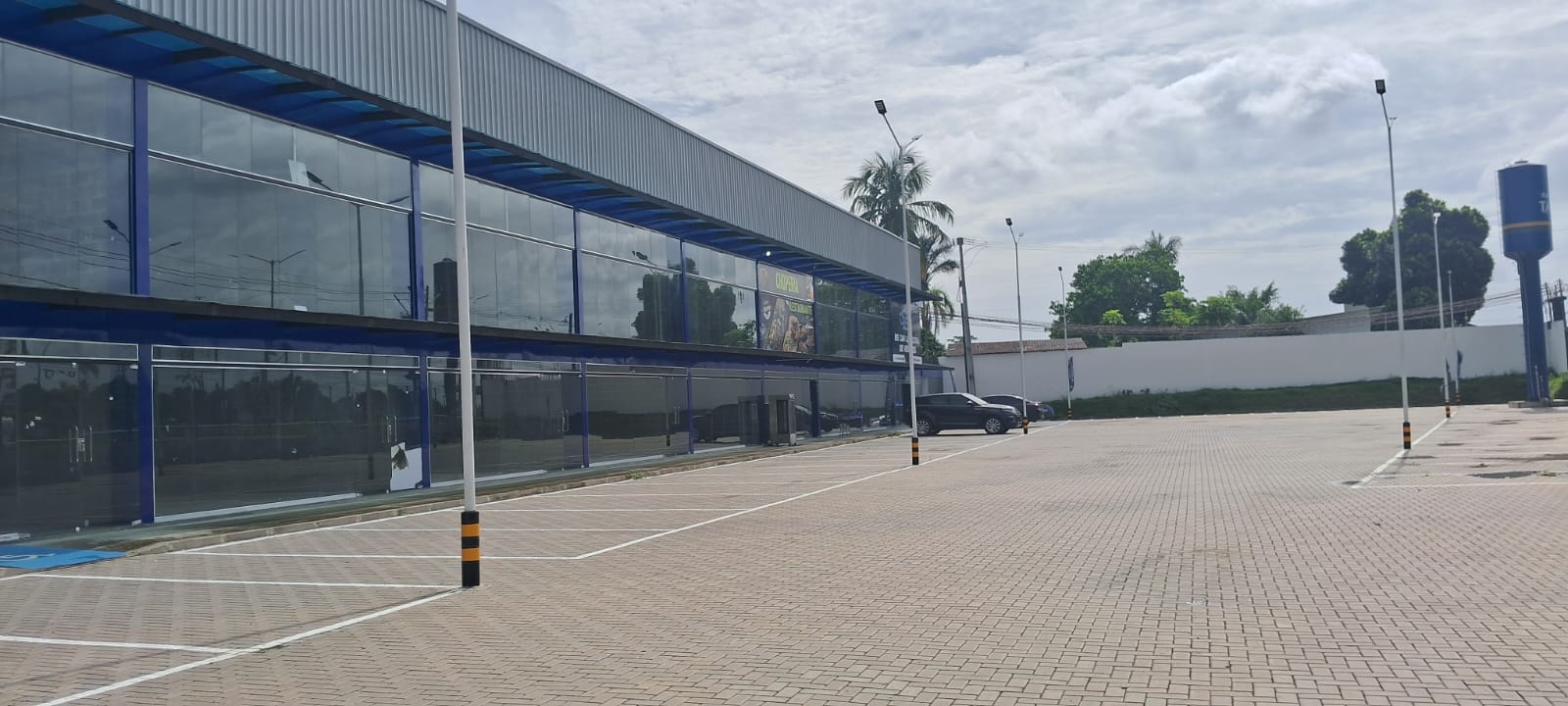 Loja com 114m² no Tarumã