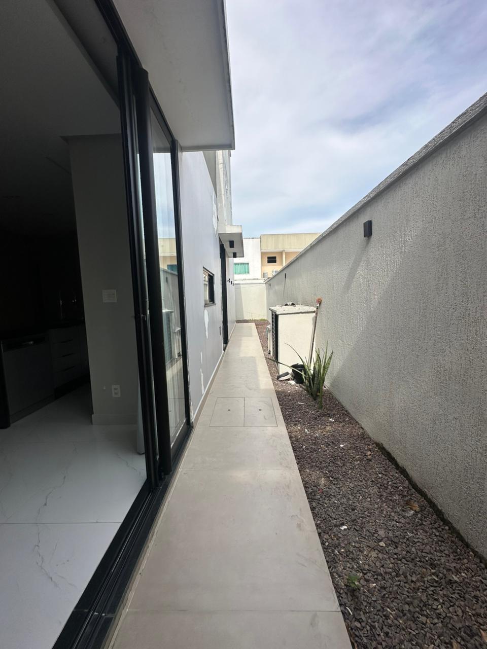 Casa com 4 suítes no cond. Quinta das Laranjeiras