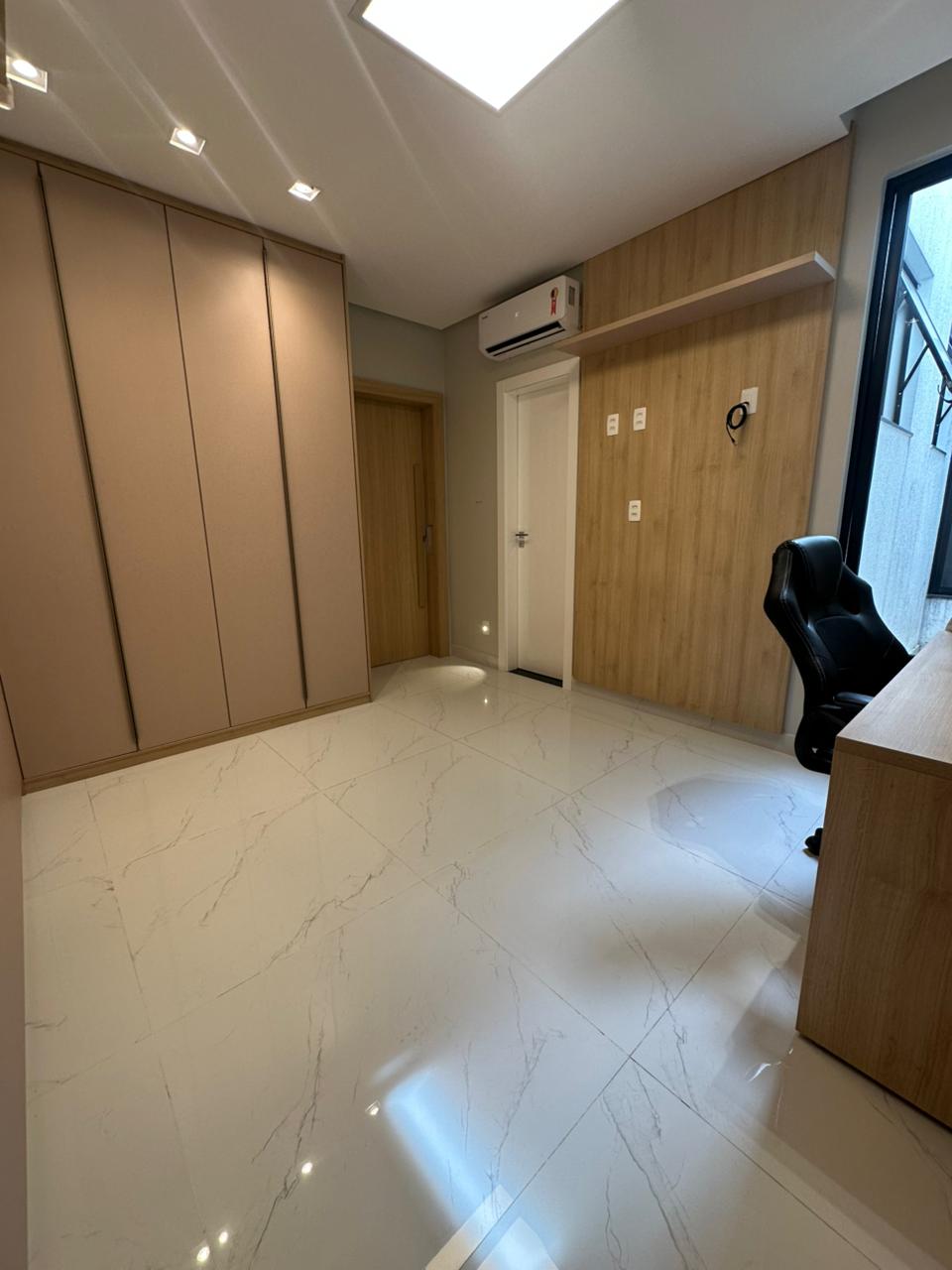 Casa com 4 suítes no cond. Quinta das Laranjeiras