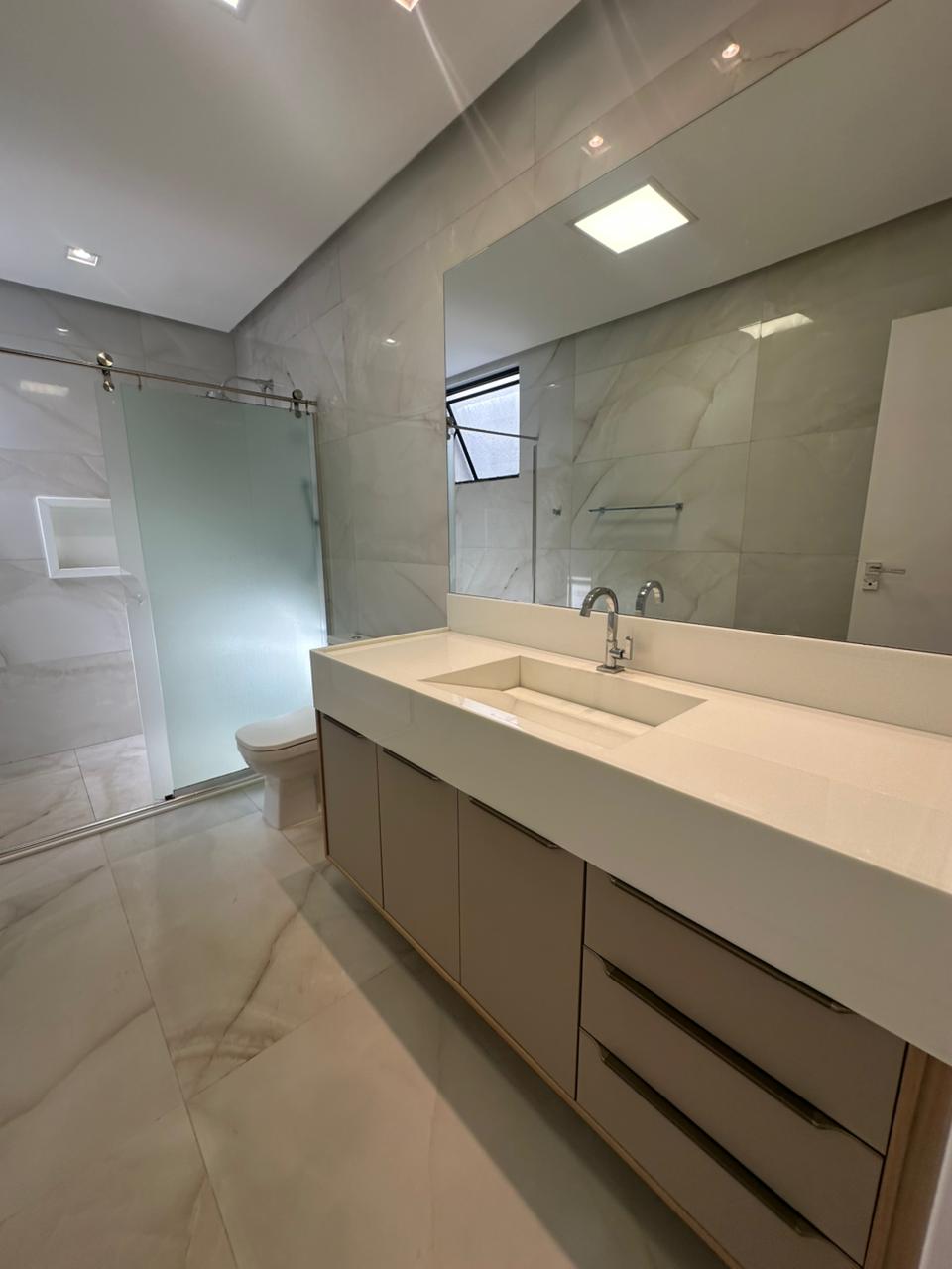Casa com 4 suítes no cond. Quinta das Laranjeiras