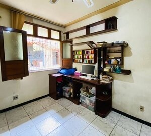 Casa com 3 quartos e edícula no cond. Via Veneto