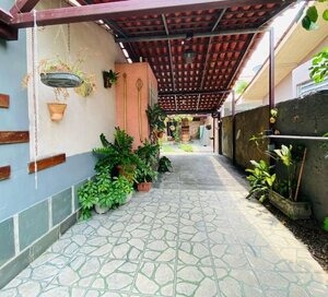 Casa com 3 quartos e edícula no cond. Via Veneto