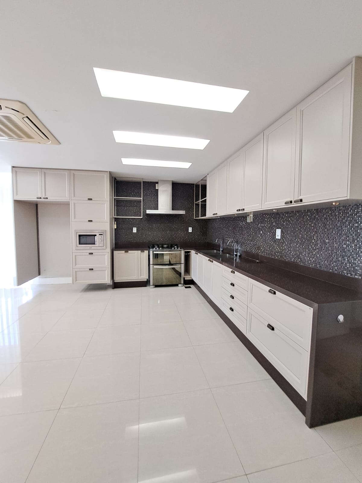 Itapuranga III casa com 621m2 de area construida