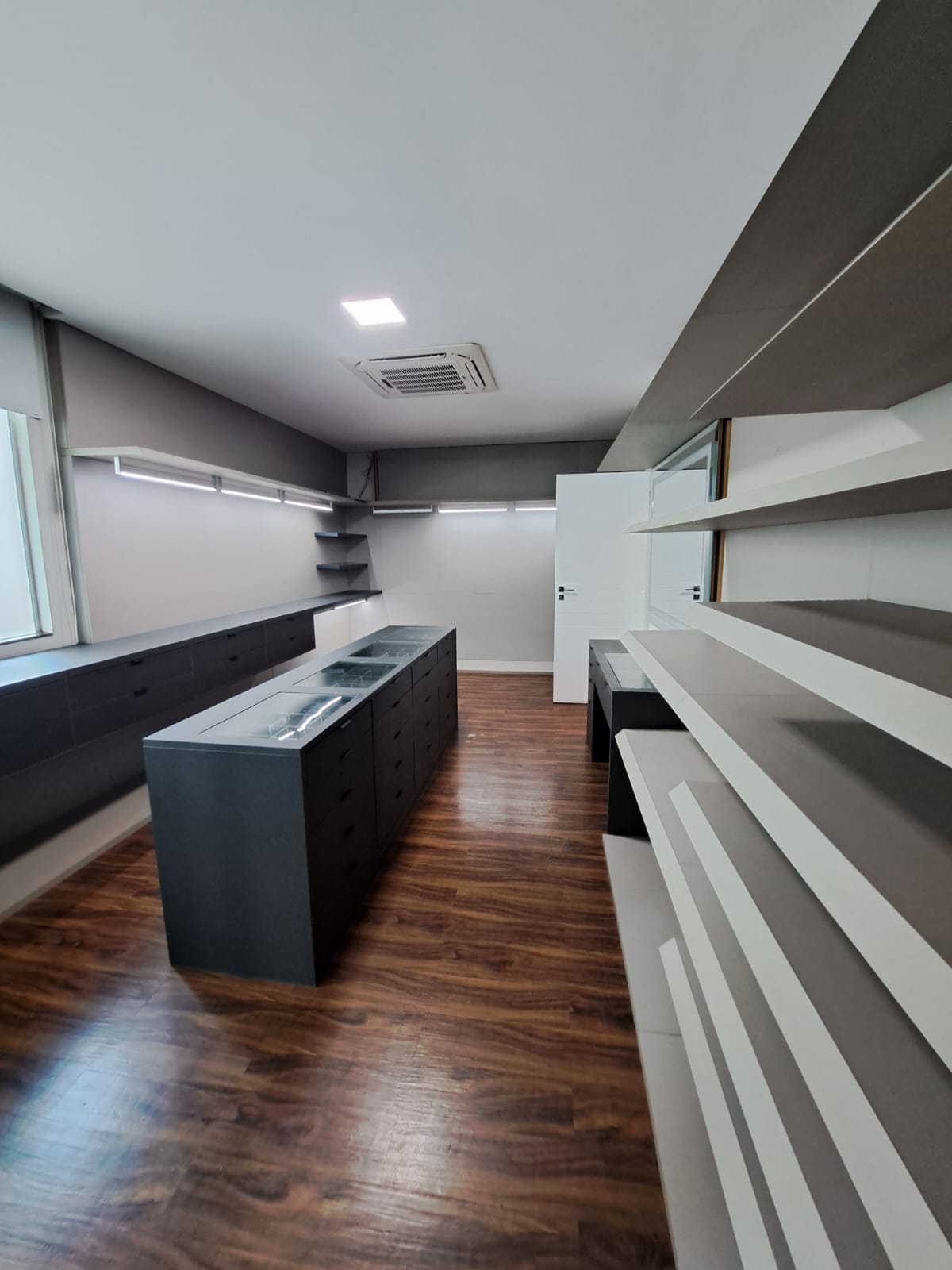 Itapuranga III casa com 621m2 de area construida