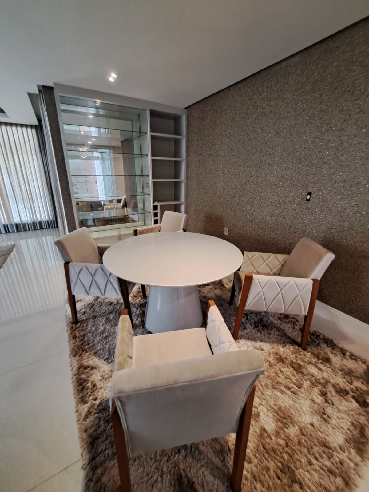 Itapuranga III casa com 621m2 de area construida