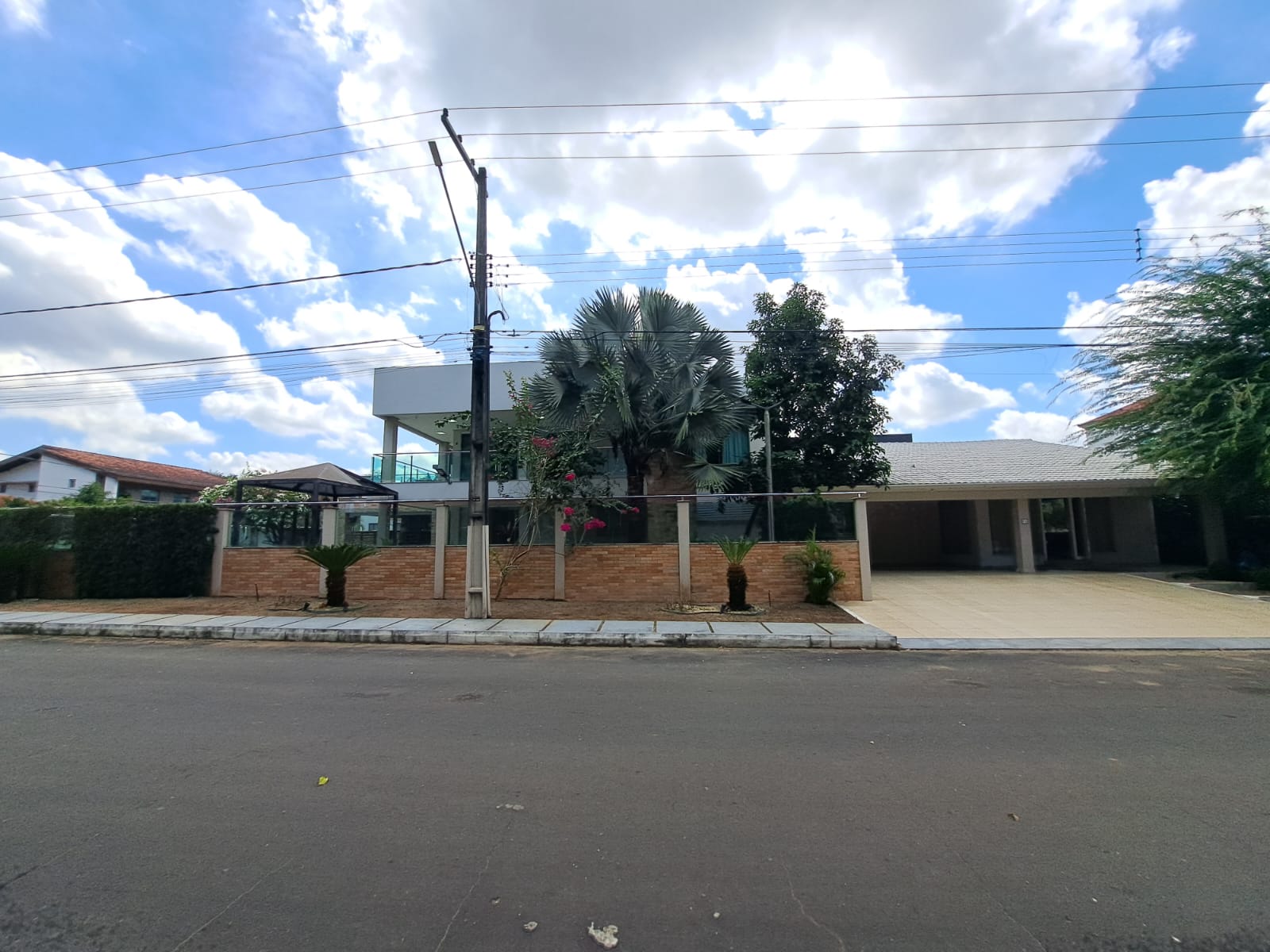 Itapuranga III casa com 621m2 de area construida
