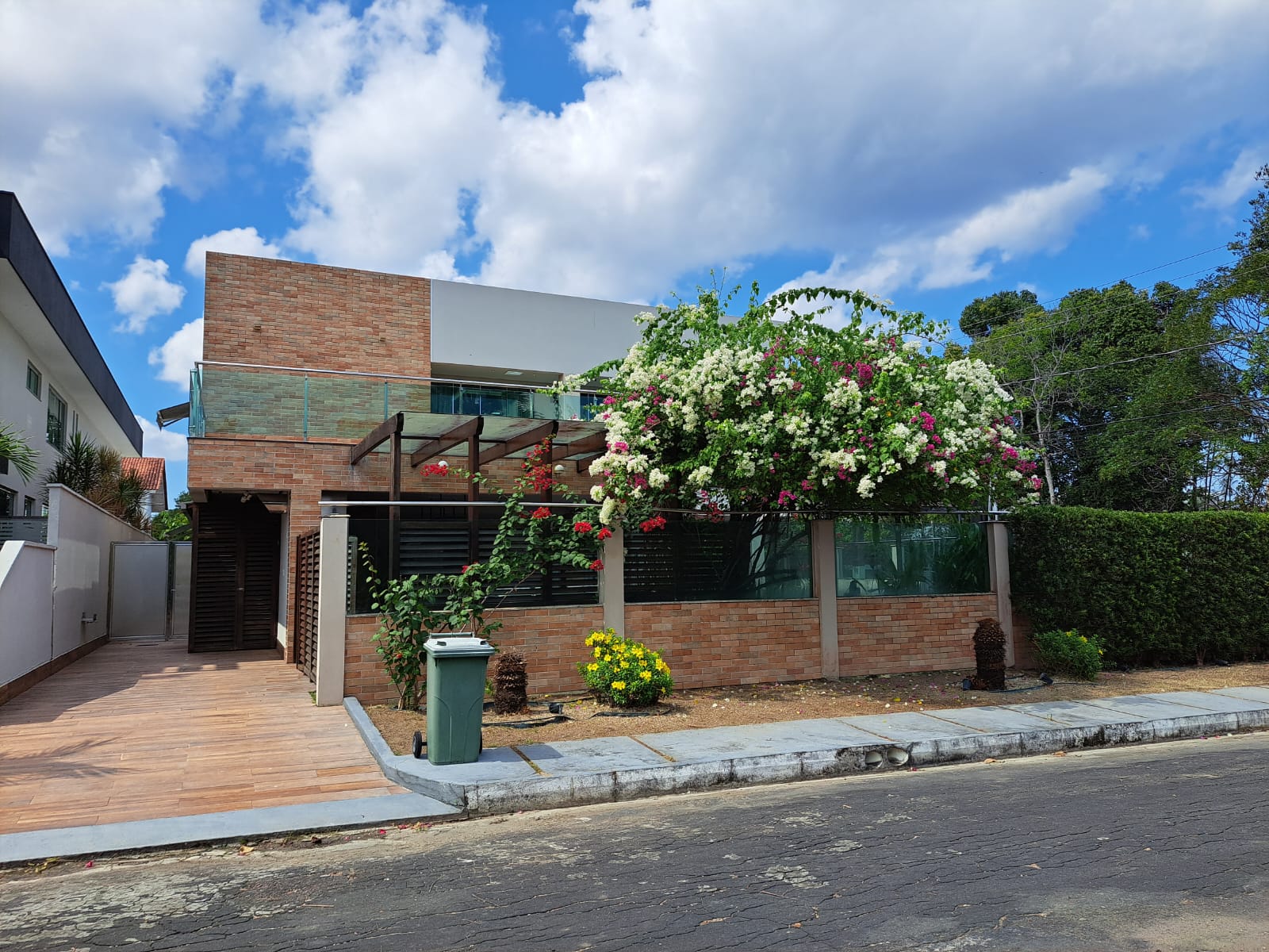 Itapuranga III casa com 621m2 de area construida