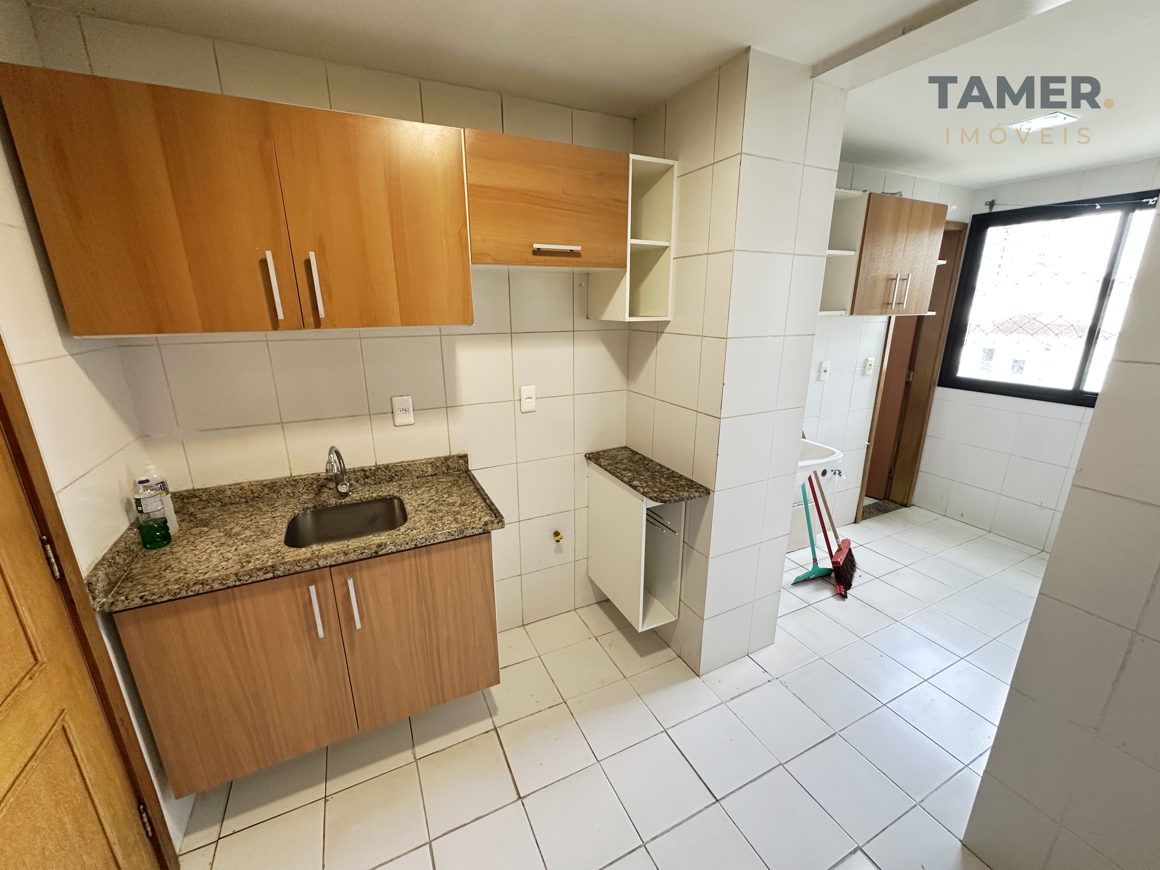 Apartamento com 100m2, 3 quartos, andar médio no Parque Dez (Passeio do Mindu)