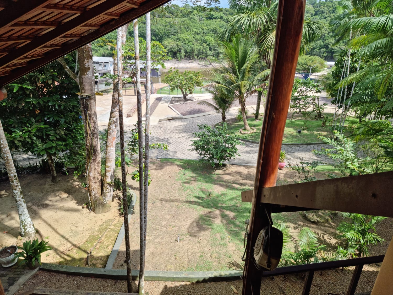  PRAIA DOURADA Casa de Frente para o Rio 