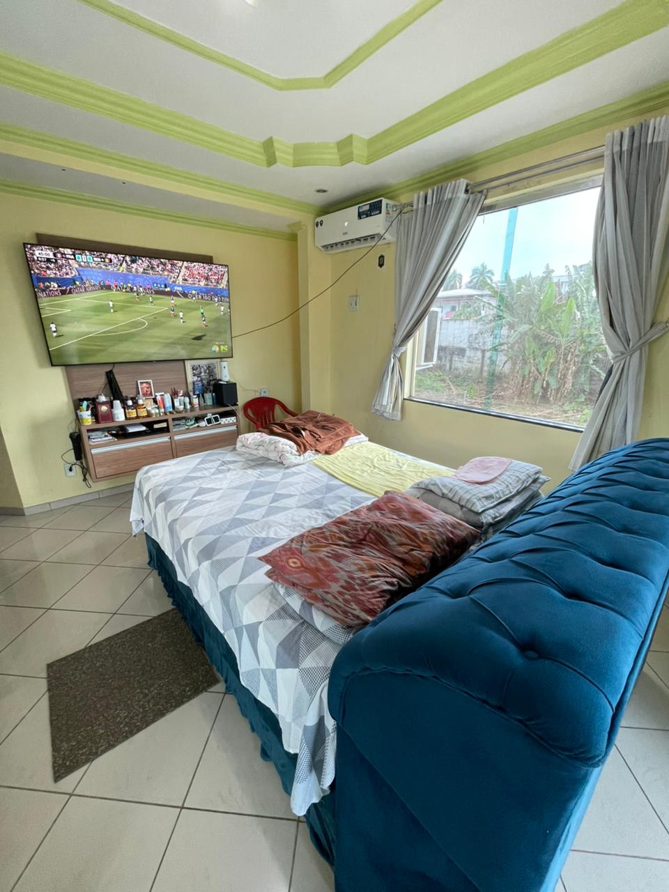 Casa com 04 dormitórios com 279m² no Parque das Laranjeiras