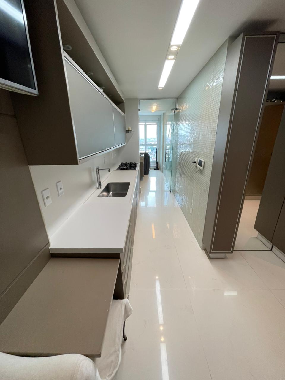 Apartamento 03 suítes no Adrianópolis