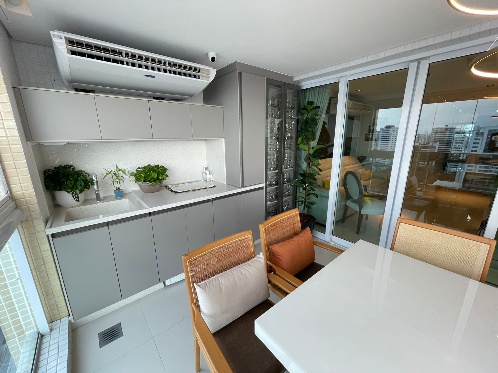 Apartamento 03 suítes no Adrianópolis